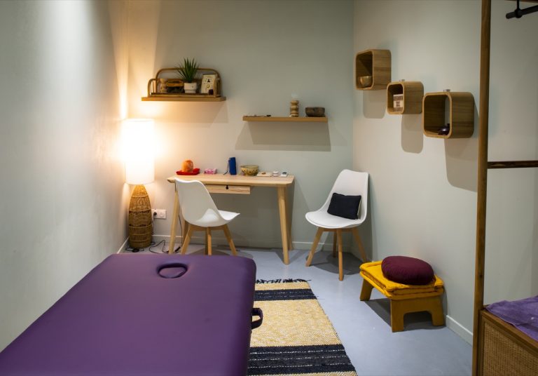 La cabine Cocon et sa table de massage